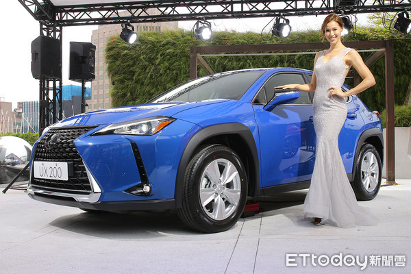 ▲139萬起！Lexus UX休旅車正式開賣　超值限量版50台秒殺。（圖／記者張慶輝攝）