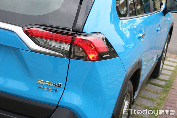 ▲台灣進口休旅車霸主大翻新　TOYOTA RAV4油電旗艦版試駕。（圖／記者張慶輝攝）