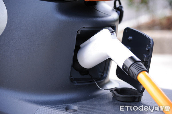 ▲實測103km/h！iE125白牌電動機車試駕　見證eMOVING轉大人。（圖／記者林鼎智攝）