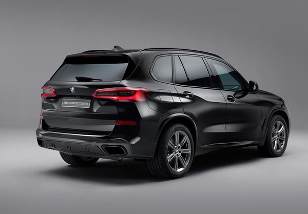 BMW推出「525匹」X5防彈車　連AK47步槍都打不穿（圖／翻攝自BMW）