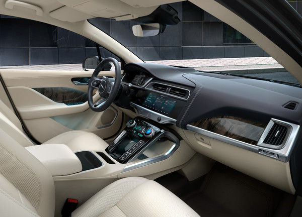 ▲Jaguar I-Pace電動休旅車在台預售341萬起。（圖／JaguarLandRover提供）