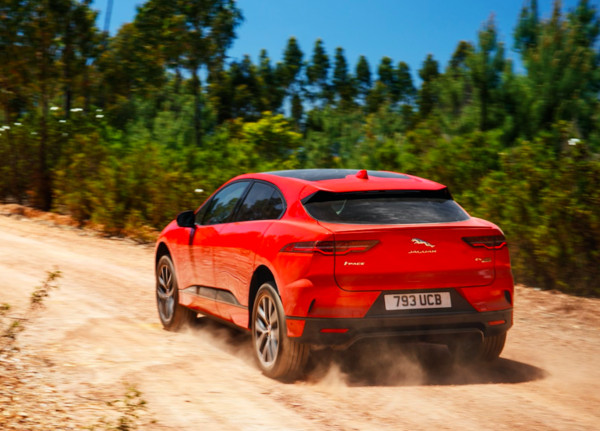 ▲341萬起！Jaguar I-Pace「電動豹」預售開跑　首批送壁掛式充電器。（圖／翻攝自Jaguar）