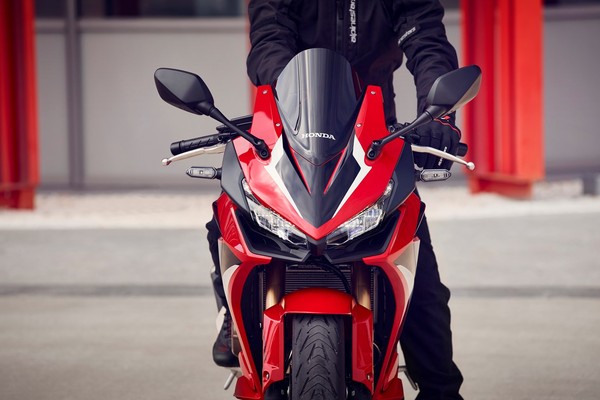 ▲29.8萬！2022年式Honda CBR500R升級倒叉、前雙碟。（圖／翻攝自Honda）