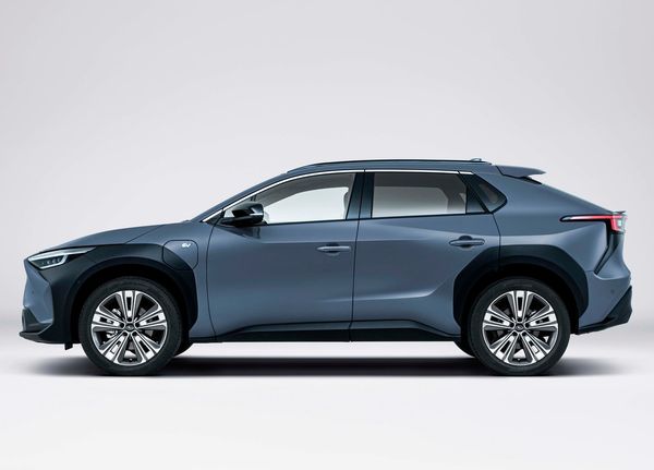 速霸陸電動車Solterra跟進亮相　是要跟TOYOTA bZ4X玩找碴大挑戰嗎？（圖／翻攝自速霸陸）
