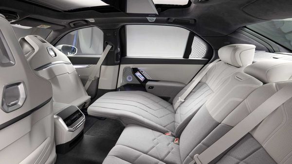 ▲BMW新一代大7、i7亮相。（圖／翻攝自BMW）