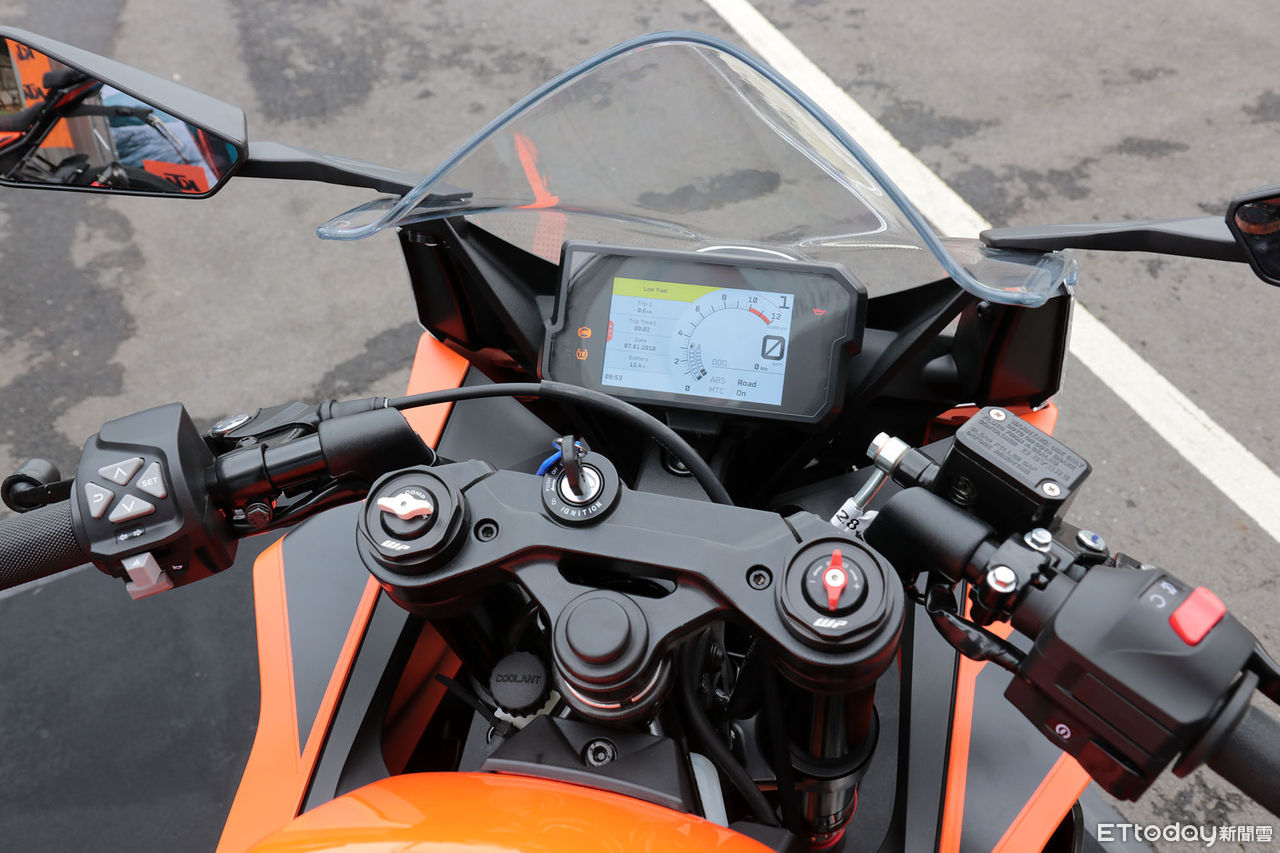 ▲32.8萬！KTM「RC 390黃牌跑車重機」上市　今年只有300台配額。（圖／記者張慶輝攝）