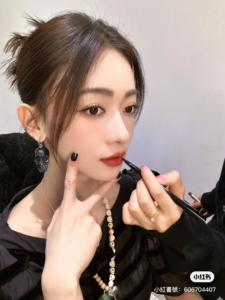 ▲吳謹言,延禧攻略,肌膚之鑰,laura mercier,Kate,赫蓮娜,花西子,彩妝。（圖／小紅書）
