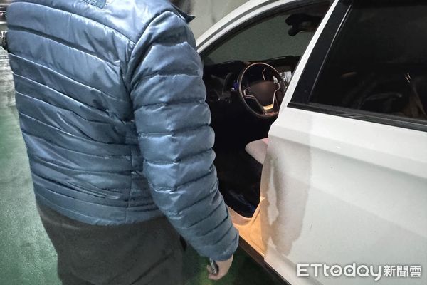 ▲▼開車,上車,車主,駕駛,車門,駕駛座,方向盤,羽絨外套。（示意圖／記者鄺郁庭攝）