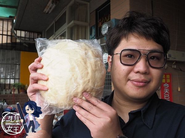 ▲▼草屯超大黑糖饅頭。（圖／部落客民宿女王芽月授權提供）