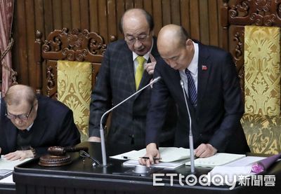 快訊／全國放假4+1「聖誕節也有」　立院三讀紀念日及節日實施條例