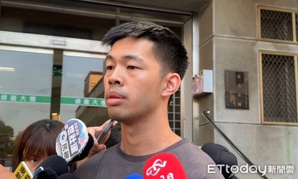 ▲陳大天鞠躬道歉了。（圖／記者邱中岳攝，下同）