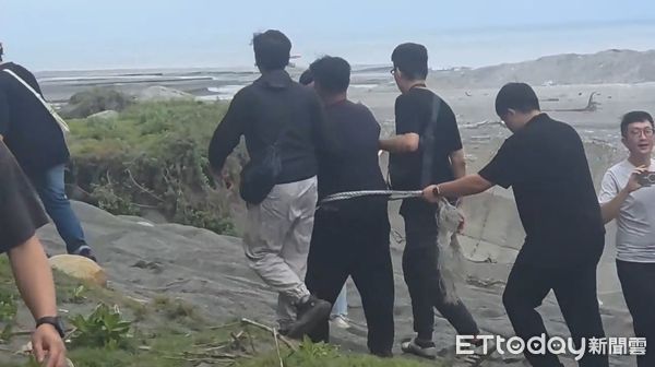 ▲▼劉姓喑啞男涉嫌殺害花蓮國中女師，在附近一處防風林落網。（圖／地方中心翻攝）