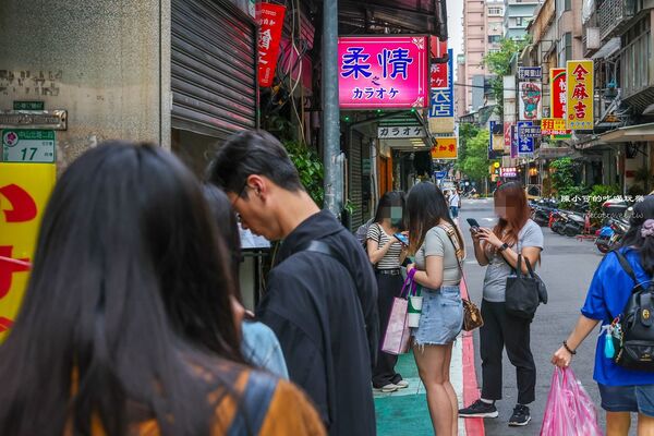 ▲▼雙連站宵夜推薦「福餃FUKGYO」，必吃鐵鍋煎餃。（圖／部落客陳小可提供）