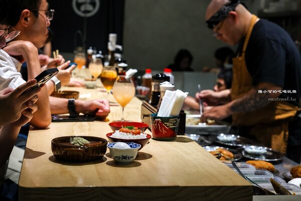 ▲▼雙連站宵夜推薦「福餃FUKGYO」，必吃鐵鍋煎餃。（圖／部落客陳小可提供）